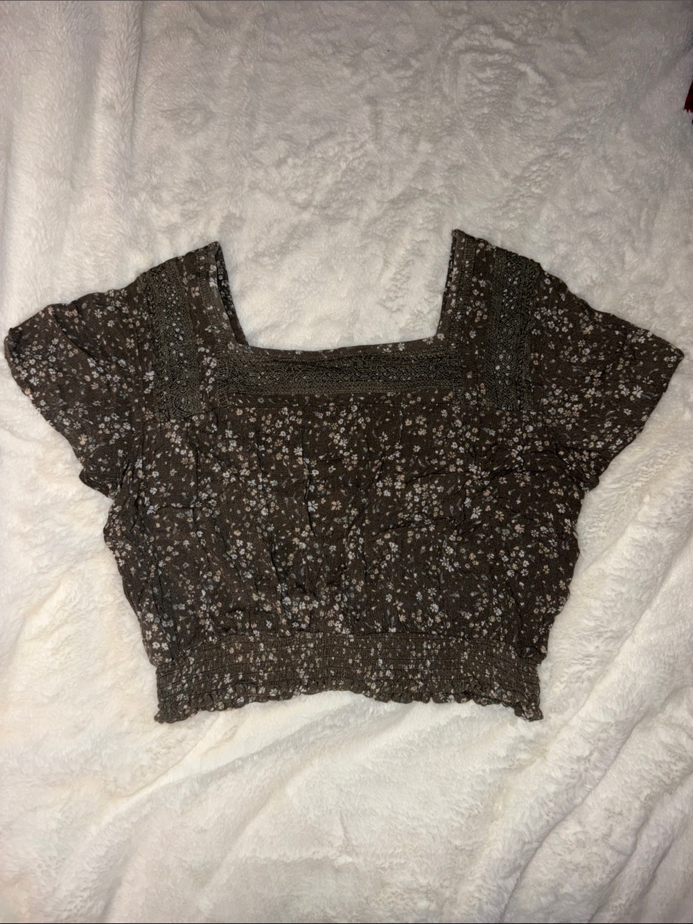 Arizona Jean Company Green Floral Square-Neck Cropped Blouse